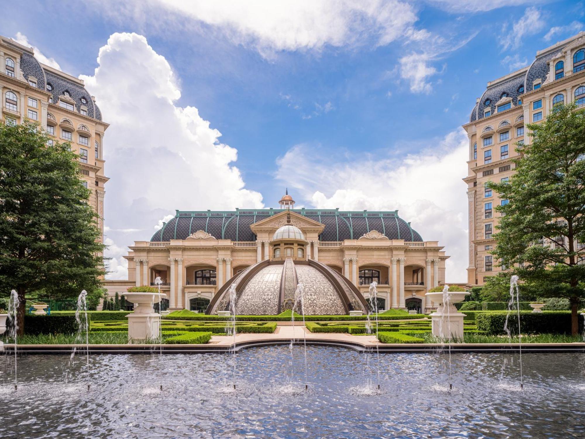 Grand Lisboa Palace Makau Bagian luar foto